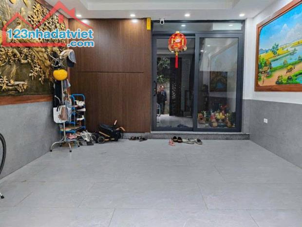 NHÀ ĐẸP - ĐC E Hưng Cần Bán Nhanh Căn Nhà Mặt Ngõ 85 Bát Khối, Long Biên, Hà Nội - 2