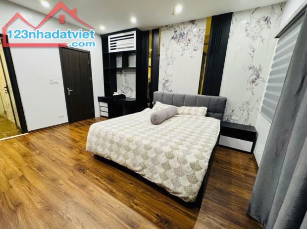 HOA HẬU NGUYỄN SƠN – 50M2 – 5 TẦNG – Ô TÔ NGỦ TRONG NHÀ – THANG MÁY – THIẾT KẾ HIỆN ĐẠI – - 4