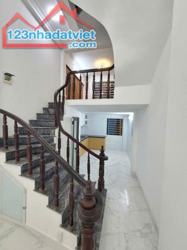 BÁN NHÀ PHỐ BẾ VĂN ĐÀN - 6 TẦNG - Ô TÔ CẠNH NHÀ - 1 NHÀ RA Ô TÔ TRÁNH - 1