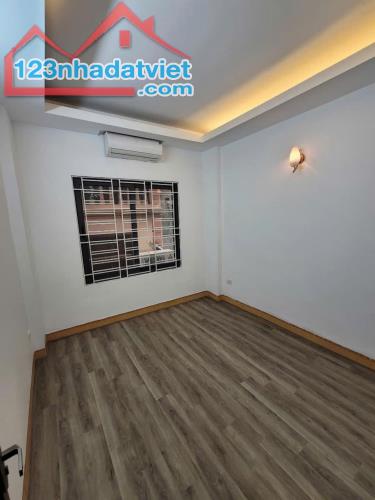 BÁN NHÀ PHỐ BẾ VĂN ĐÀN - 6 TẦNG - Ô TÔ CẠNH NHÀ - 1 NHÀ RA Ô TÔ TRÁNH - 2