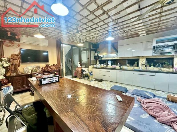 Hiếm! Nhà 7 tầng thang máy phố Khâm Thiên, gần hồ Linh Quang, oto đỗ cửa, 2 thoáng 68m2 - 1