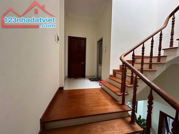 Bán nhà 3 tầng Thạch Lam 95m2 gần biển - Nhà đẹp, cho thuê tốt giá bán nhanh - 2