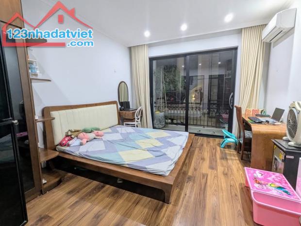 Chính Chủ Cần Bán gấp Nhà phố Khương Đình  -DT :46 M x4 Tầng  - Mt, 4 M  ( giá 6.95 tỷ ) - 5