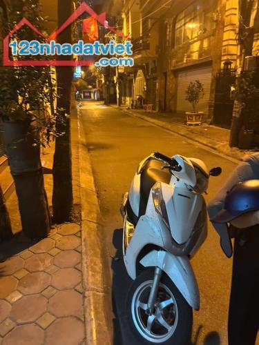 NHÀ PHÂN LÔ MẶT PHỐ OTO TRÁNH - VỈA HÈ - KINH DOANH TỐT