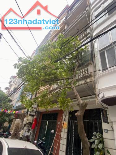 Nhà Đẹp Phân Lô - Ô tô Đỗ Cửa - Dân Trí Cao khu phố Phạm Tuấn Tài