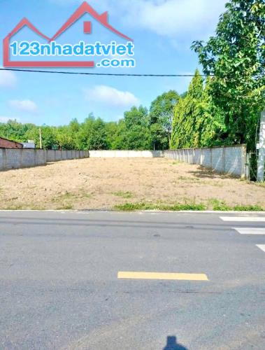 CẦN TIỀN BÁN 250M2 ĐẤT THỔ CƯ SHR NẰM NGAY CHỢ, TRƯỜNG HỌC. GIÁ 240TR