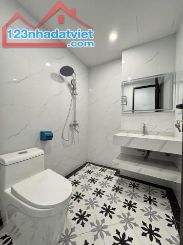 B.Á.N NHÀ TRUNG TÂM PHỐ THƯỢNG THANH – LONG BIÊN- 30,1M- NHÀ 6T MỚI TINH- ĐẸP XUẤT SẮC, - 2