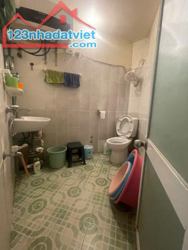 Bán nhà 2 tầng cũ trong ngõ phố Lạch Tray - 3