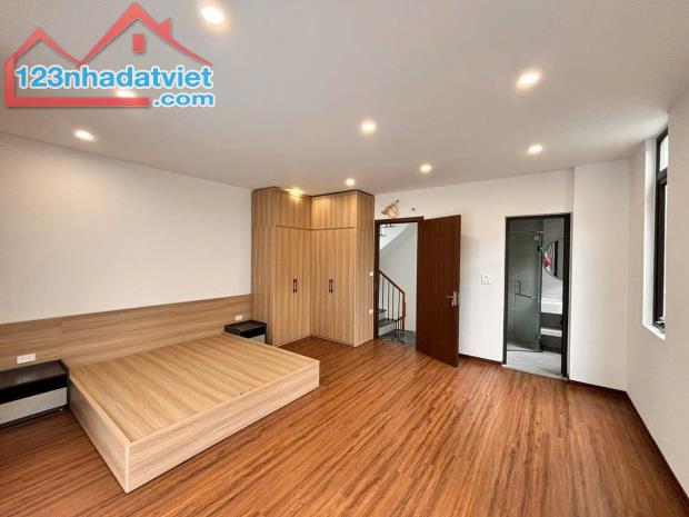 💜🌸NHÀ PHỐ VIỆT HƯNG 40M2X5T MT 5.3M CHÀO 7.6 TỶ - LÔ GÓC - 10M RA Ô TÔ - FULL NỘI THẤT🌸 - 2