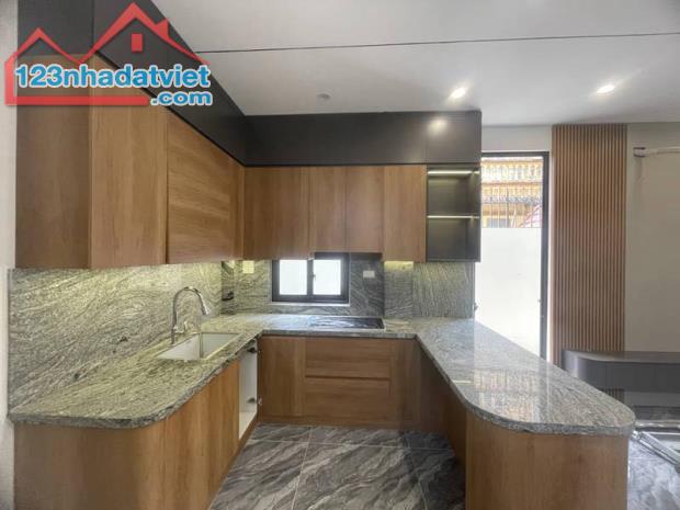 💜🌸NHÀ PHỐ VIỆT HƯNG 40M2X5T MT 5.3M CHÀO 7.6 TỶ - LÔ GÓC - 10M RA Ô TÔ - FULL NỘI THẤT🌸 - 4