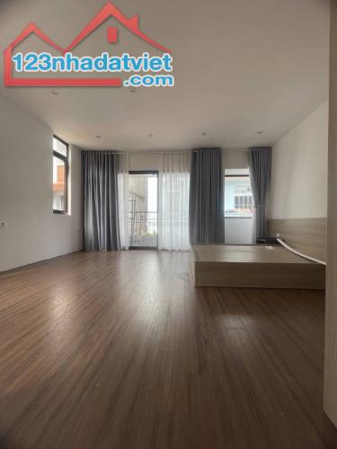 💜🌸NHÀ PHỐ VIỆT HƯNG 40M2X5T MT 5.3M CHÀO 7.6 TỶ - LÔ GÓC - 10M RA Ô TÔ - FULL NỘI THẤT🌸 - 5