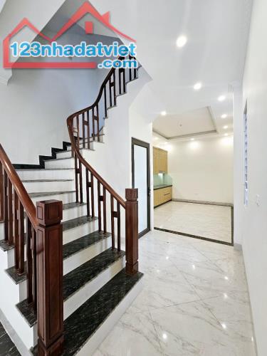 Nhà đẹp Đàm Quang Trung 70m², 5 tầng, 5PN, 4WC, Long Biên - 8.9 tỷ - 2