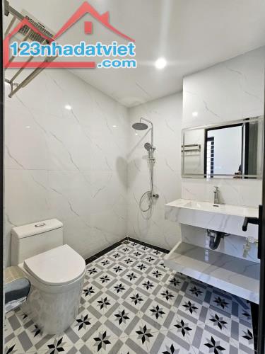 Nhà đẹp Đàm Quang Trung 70m², 5 tầng, 5PN, 4WC, Long Biên - 8.9 tỷ - 3