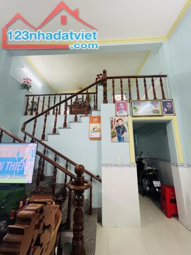 🌴 Ngay chợ việt sing Thuận An, Gấp bán nhà 2 tầng - 66mv, Không QH, LG - Khu phân lô.