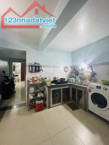 🌴 Ngay chợ việt sing Thuận An, Gấp bán nhà 2 tầng - 66mv, Không QH, LG - Khu phân lô. - 2