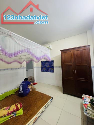 🌴 Ngay chợ việt sing Thuận An, Gấp bán nhà 2 tầng - 66mv, Không QH, LG - Khu phân lô. - 3