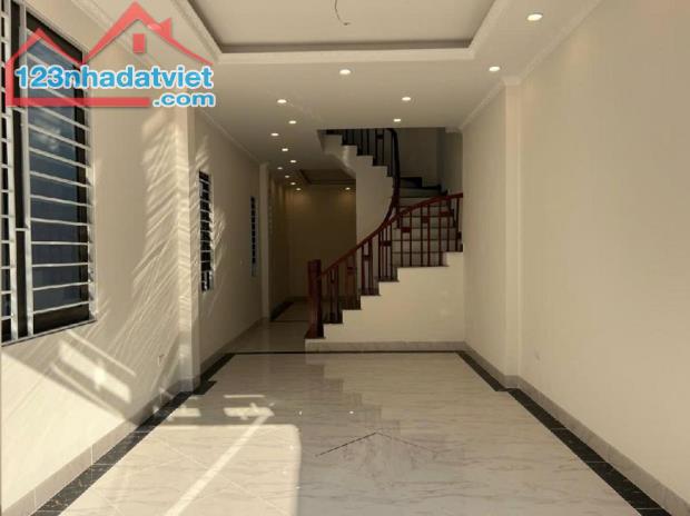 Bán nhà 70m², 6 tầng, 4PN, 5WC, Long Biên - 8.9 tỷ