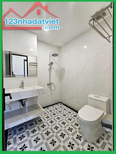 Bán nhà 70m², 6 tầng, 4PN, 5WC, Long Biên - 8.9 tỷ - 3