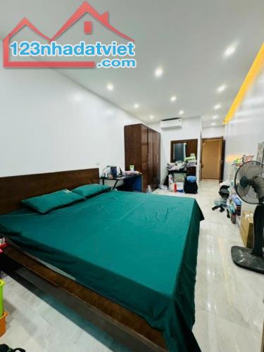 Cần bán nhà ngõ 33.Tạ Quang Bửu 79m2  nhỉnh 22. tỷ  🔥🔥 NHÀ ĐẸP DÂN XÂY- 2 MẶT NGÕ TRƯỚC - 2