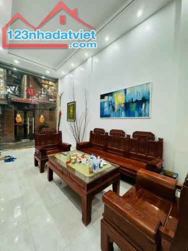 Cần bán nhà ngõ 33.Tạ Quang Bửu 79m2  nhỉnh 22. tỷ  🔥🔥 NHÀ ĐẸP DÂN XÂY- 2 MẶT NGÕ TRƯỚC - 4