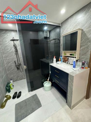 Cần bán nhà ngõ 33.Tạ Quang Bửu 79m2  nhỉnh 22. tỷ  🔥🔥 NHÀ ĐẸP DÂN XÂY- 2 MẶT NGÕ TRƯỚC - 5