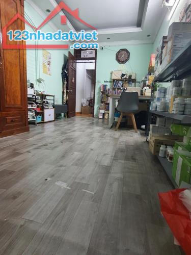 Nam Dư thông 649 Lĩnh Nam, cách 1 nhà ô tô 7 chỗ đỗ 30mx5t giá chỉ 5.6 tỷ. - 3