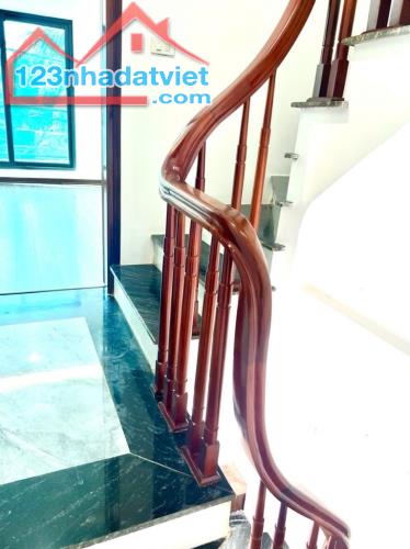 Bán nhà 3 tầng 50m2 Giá 4.5 tỷ, khu dân trí cao, vào ở luôn - 1