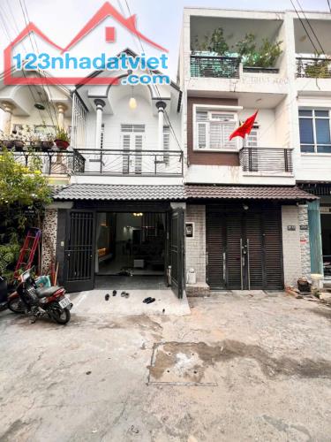🏆Nhà đẹp Ngã Tư Ga lên sóng 🏆
♦️ Bán Nhà Thạnh Lộc 14 Quận 12 4.75 tỷ- gần chung cư