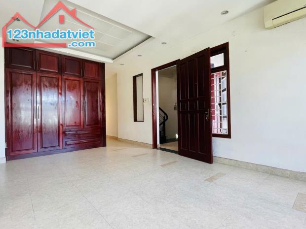 BÁN NHÀ 5 TẦNG HẺM 8 M ĐƯỜNG NGUYỄN THÁI BÌNH PHƯỜNG 12 TÂN BÌNH...DT 90M . GIÁ 19.8 TỶ - 4
