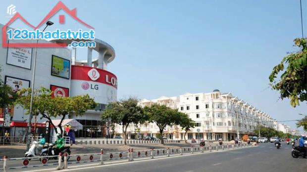 Bán nhà MTKD HIẾM ngang 9M 180m2 Nguyễn Văn Lượng 3 tầng gần KDC Cityland chỉ 31.5 tỷ. - 1