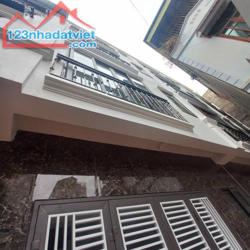 🏡 Bán nhà mới koong – Tổ 6 Đa Sỹ – Thiết kế hiện đại, 35 m2 giá chỉ hơn 5 tỷ - 3