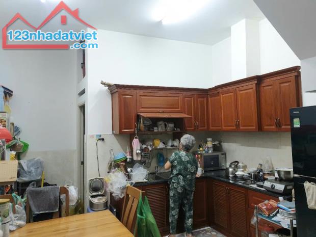NHÀ ĐẸP 4 TẦNG TRUNG TÂM - LÊ VĂN SỸ - PHÚ NHUẬN - 42M2 (4X11M) - BTCT 4PN 3WC - HẺM THÔNG - 3