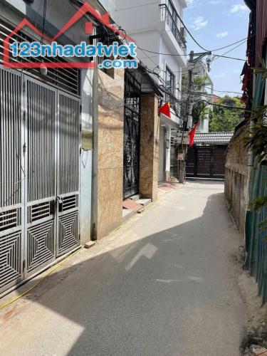 BEAUTIFUL!! Nhà mới T/máy , MT5.1, yêm tĩnh 66m2 chỉ 10x tỷ Nguyễn Văn Cừ, Long Biên HN - 2