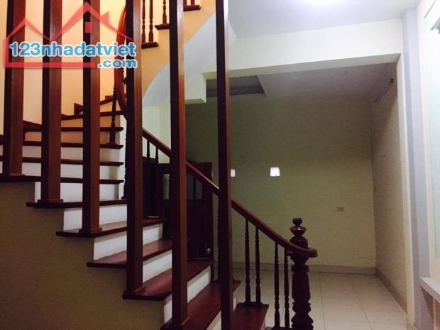 Bán nhà dân xây phố Cầu Giấy P Quan Hoa 40m2 hơn 7tỷ!