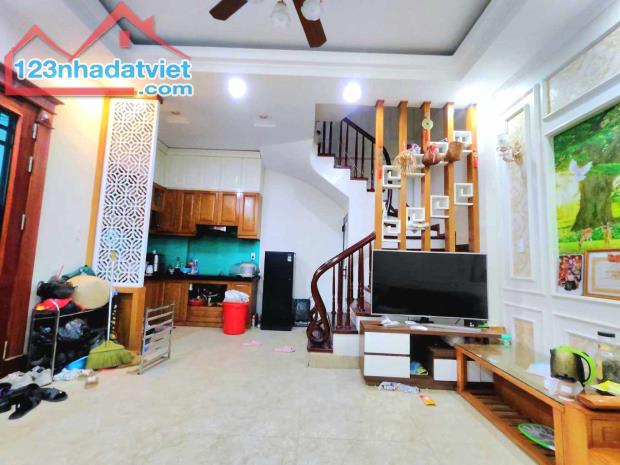 💥Bán nhà Đội Cấn – TT Ba Đình – Mặt tiền rộng, 2 mặt thoáng – 32m2, 3 tầng🌹Giá 6.9 tỷ - 2
