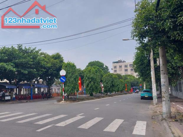 🏡 Chỉ 10 Tỷ Mặt tiền Đại Lộ 3 Thủ Đức 85m2 3Tầng  Gần Chợ - 4