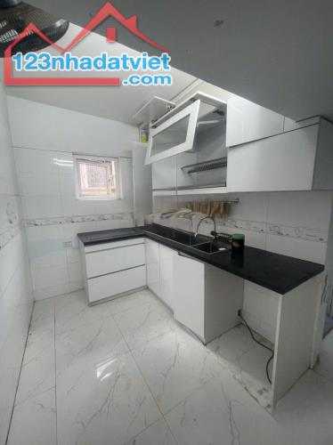 Cho thuê căn hộ Tập thể tầng 3 Phố Kim Liên, 73m2, 2 ngủ, ở hộ GĐ, 10 Triệu