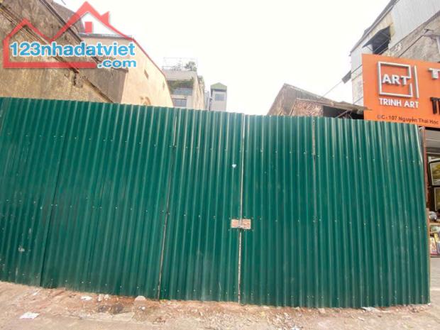 Mặt phố Nguyễn Thái Học - Kinh doanh đỉnh - MT rộng - Sổ vuông. - 1