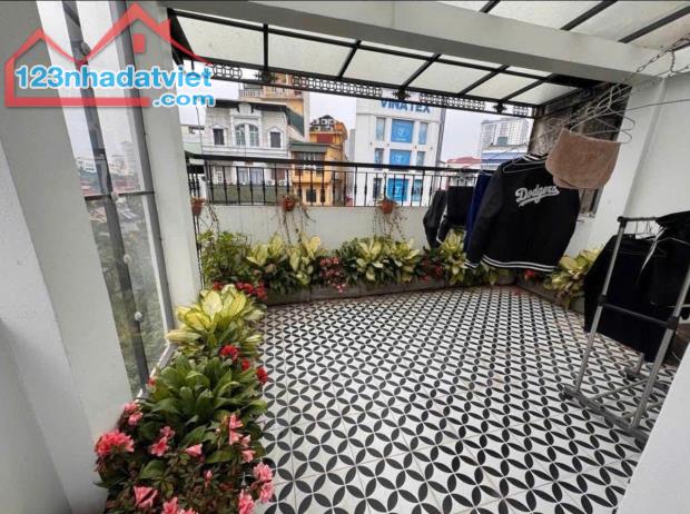 Vỉa hè 8M, Dt 45M2, mt 4,5M, 7T,38 TỶ, trung tâm Ba Đình kinh doanh đẳng cấp,vị trí kim