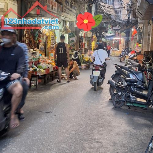 7,8 tỷ nhà mặt chợ kinh doanh ngõ thông ô tô ngã tư Khuất Duy Tiến  Q thanh xuân - 1