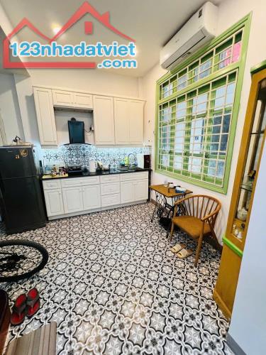 💥💥Ngõ to, Nhà dân xây Trần Thái Tông, Cầu Giấy 40m 4T, gần Ô tô, chỉ 8.8 Tỷ - 1