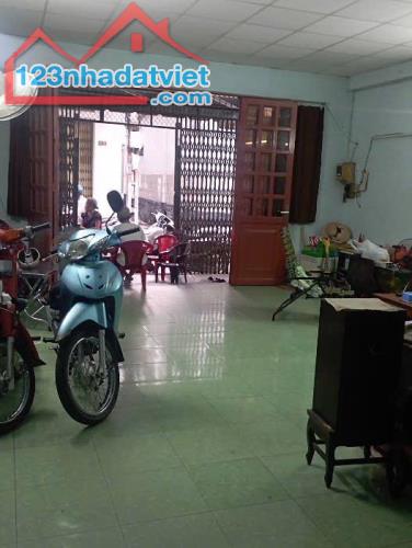 Bán nhà hẻm xe hơi p10 Tân Bình dt 150m2 chỉ 13 tỷ hơn - 2