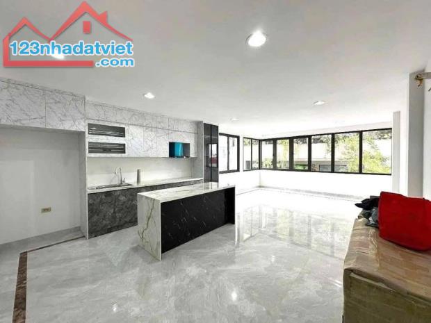 KIM MÃ - 45M x 5T THANG MÁY - MT 4.6M - Ô TÔ ĐỖ 24/24 - XÂY MỚI TỪ MÓNG