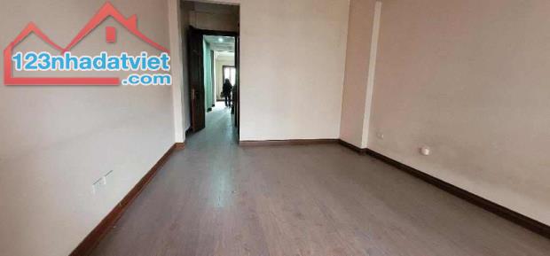 ⚜️ Mặt phố VIP Trung Kính, Cầu Giấy 55m2 5T MT 4m, Giá đầu tư chỉ 18.5 Tỷ ⚜️ - 3