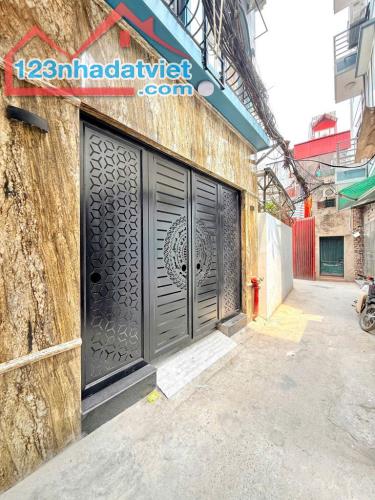 GÀ ĐẺ TRỨNG VÀNG DÒNG TIỀN 60TR/ THÁNG, PHỐ GIÁP BÁT, Ô TÔ , 6 TẦNG THANG MÁY GIÁ 15.X TỶ