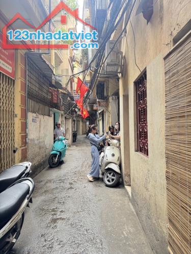 B.án nh.à phố ##Trương_Định_hai_bà_trưng# , sát mặt phố, 3 tầng*- *Diện tích:* 45m2- *Mặt