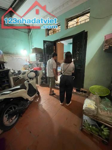 B.án nh.à phố ##Trương_Định_hai_bà_trưng# , sát mặt phố, 3 tầng*- *Diện tích:* 45m2- *Mặt - 1