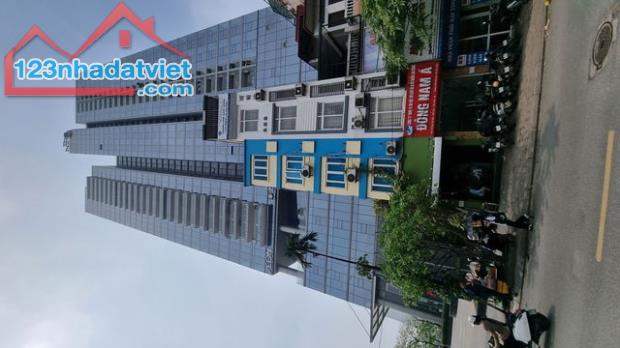 BÁN NHÀ MẶT PHỐ DOÃN KẾ THIỆN – CẦU GIẤY, HÀ NỘI
Giá: 25.5 tỷ  Diện tích: 52m²  5 tầng - 2