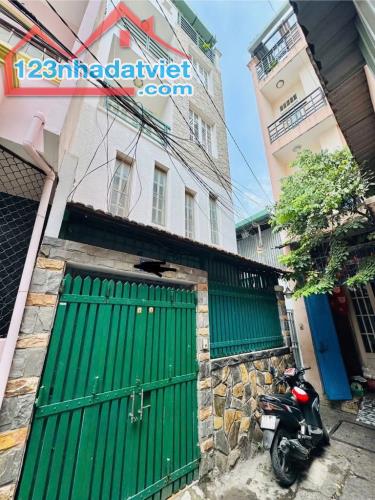 Bán nhà hẻm sát đường Nguyễn Văn Trỗi - p11 - Quận Phú Nhuận chỉ nhỉnh 6tỷ - 1