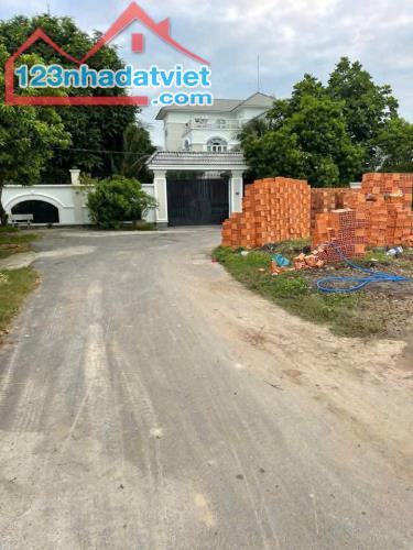 Cần tiền bán gấp nhà 168m2 sau chợ phước thạnh - củ chi giá 750 triệu.